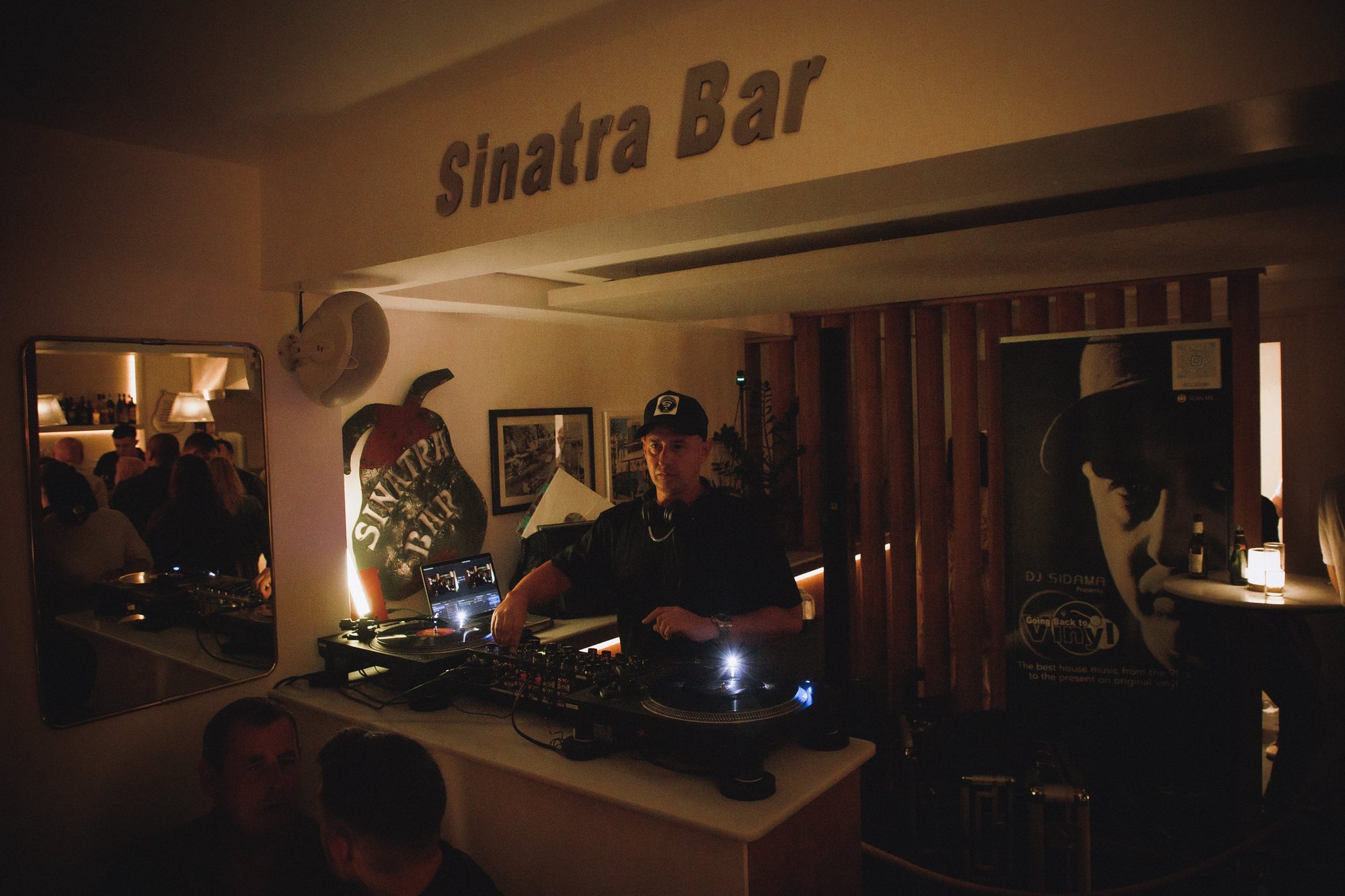 DJ Sidama en cabina, Going Back to Vinyl